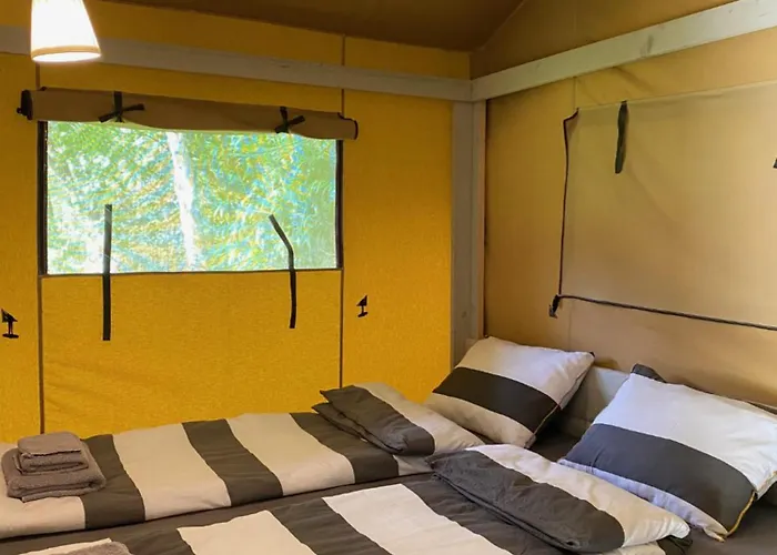 Glamping Tent In Oase Van Groen