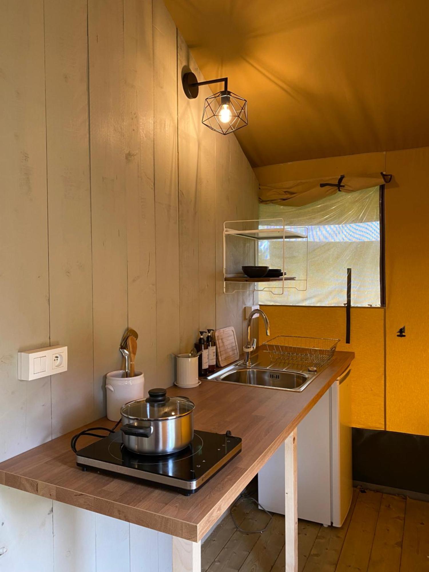 Glamping Tent In Oase
